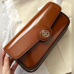 Tory Burch Robinson Spazzolato East/West Shoulder Bag